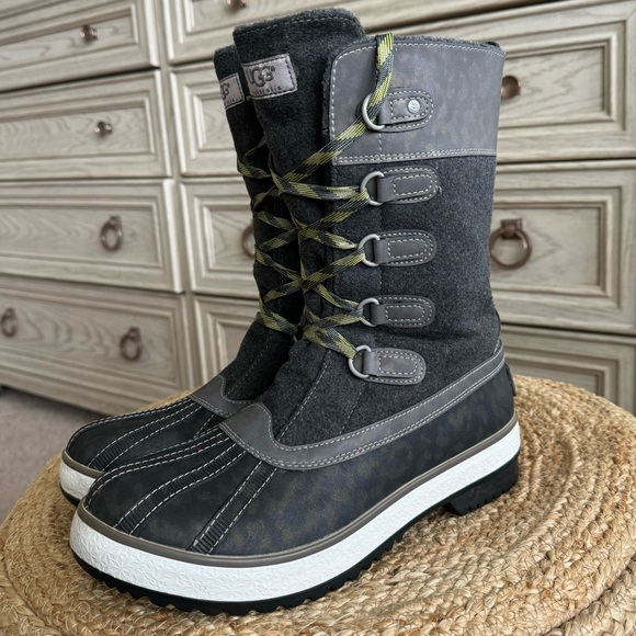 Ugg Women’s Baroness Waterproof Insulated Pack Snow Boot - Picture 3 of 11